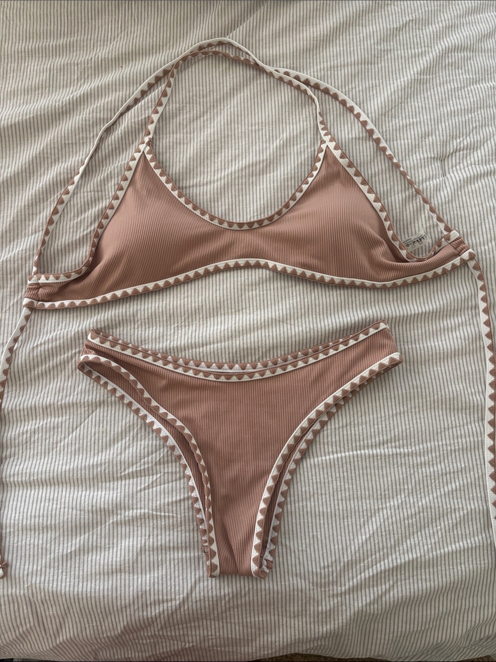 ZAFUL Mauve Ribbed Triangle Bikini with White Trim